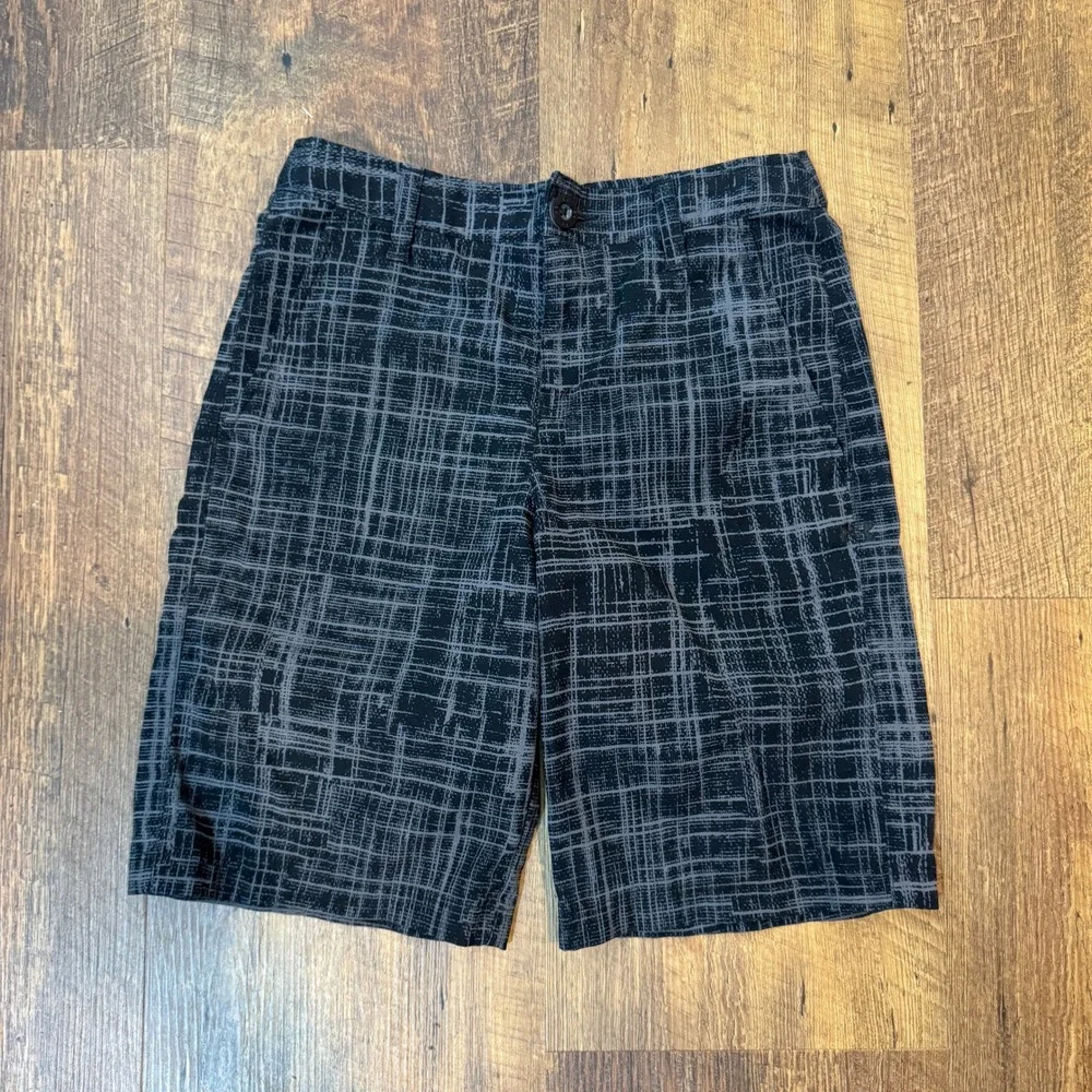 Under Armour Boys‎ Grey Black Grid Pattern Athletic Shorts YMD Medium Loose Fit